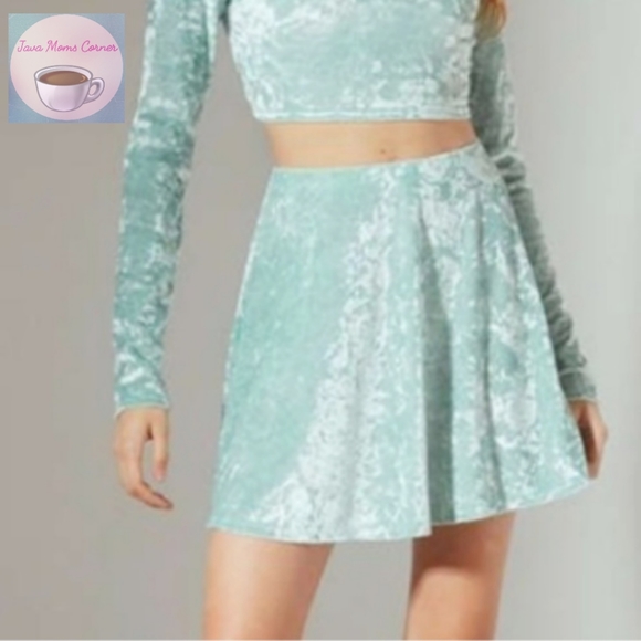 Urban Outfitters Dresses & Skirts - Urban Outfitters Crushed Velvet Circle Skirt Teal